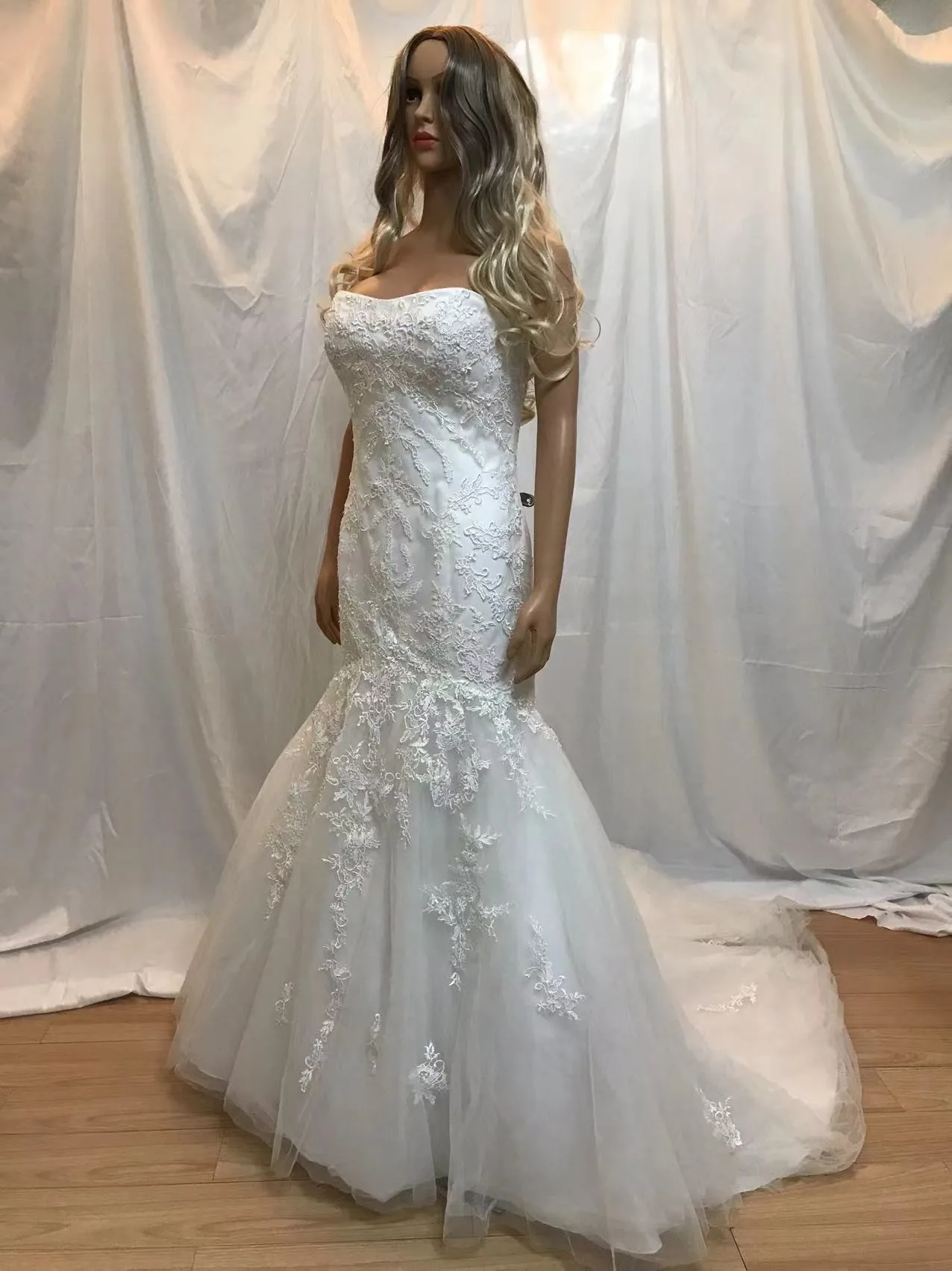 Instock Now Stock Cleanrance Mermaid Wedding Dresses Size 14 lace wedding gown for bride