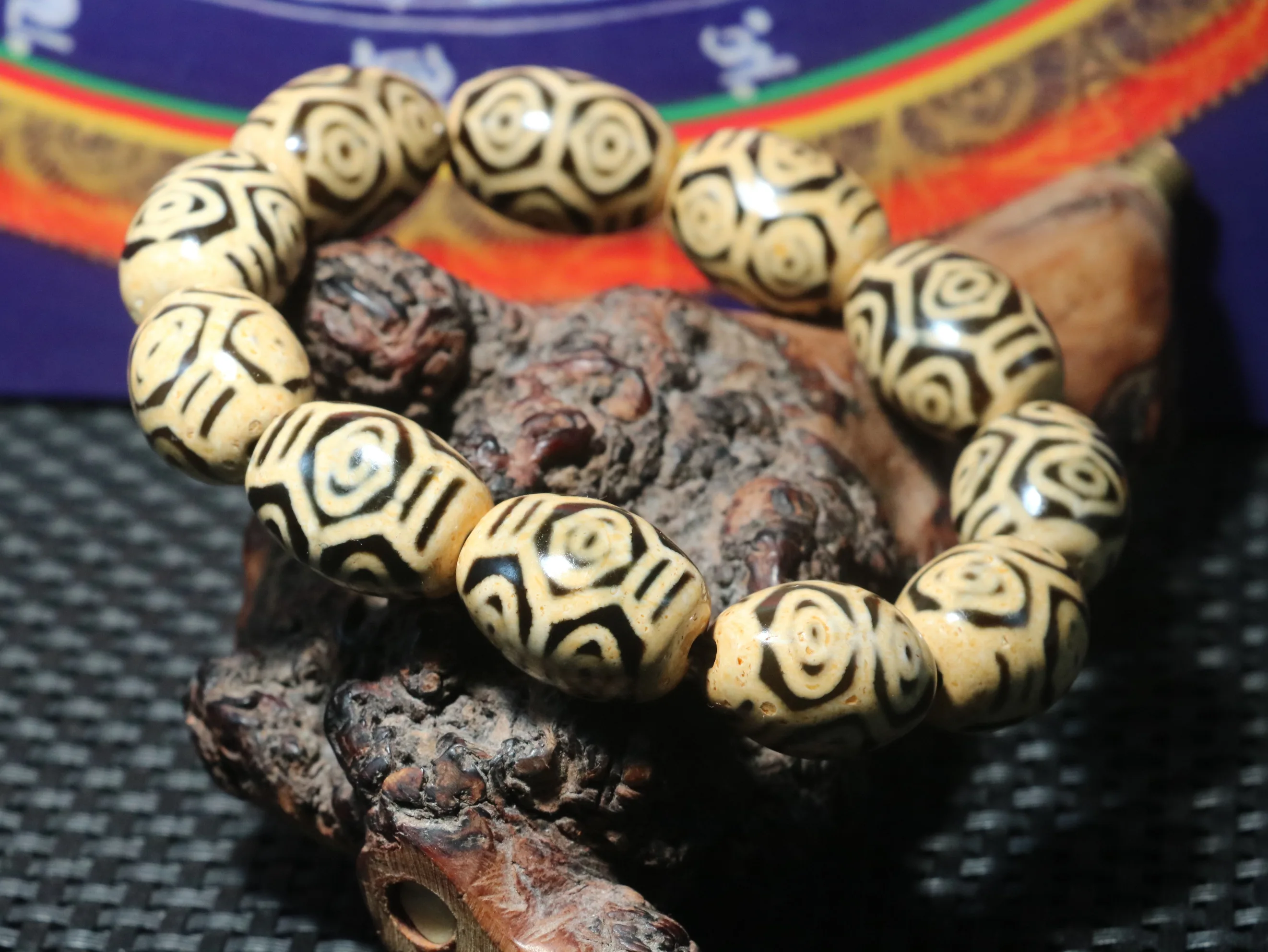 

Ultra Energy Tibetan Old Agate 6 Dragon Eyed Big Daluo dZi Bead Amulet Hand Knitted Bracelet Talisman 5A+