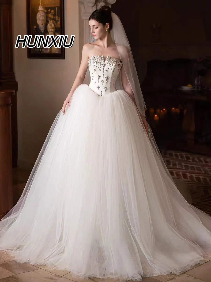

Customized Elegant Strapless Wedding Dresses Court Train Lace Up Bridal Gowns Tulle A-Line Wedding Gowns shining diamond