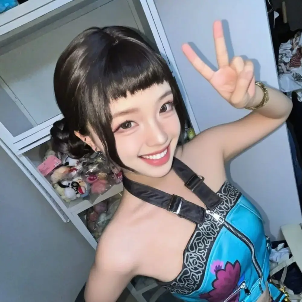 

Anime KPop Demon Hunters Huntrix Zoey Cosplay Wig 40CM Black short hair Synthetic Wig+Wig cap Party Halloween Wig