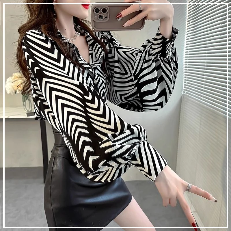 French New Models Fashion Temperament Bishop Sleeve Simplicity Commuting Intellectual Nature Chiffon Women's Shirts Summer 2024