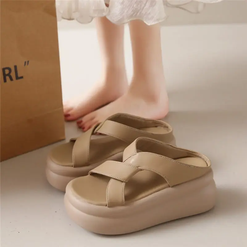 Summer New Versatile Thick Bottom Increases Soft Bottom Lightweight Loose Cake Shoes Women\'s Cold Slippers