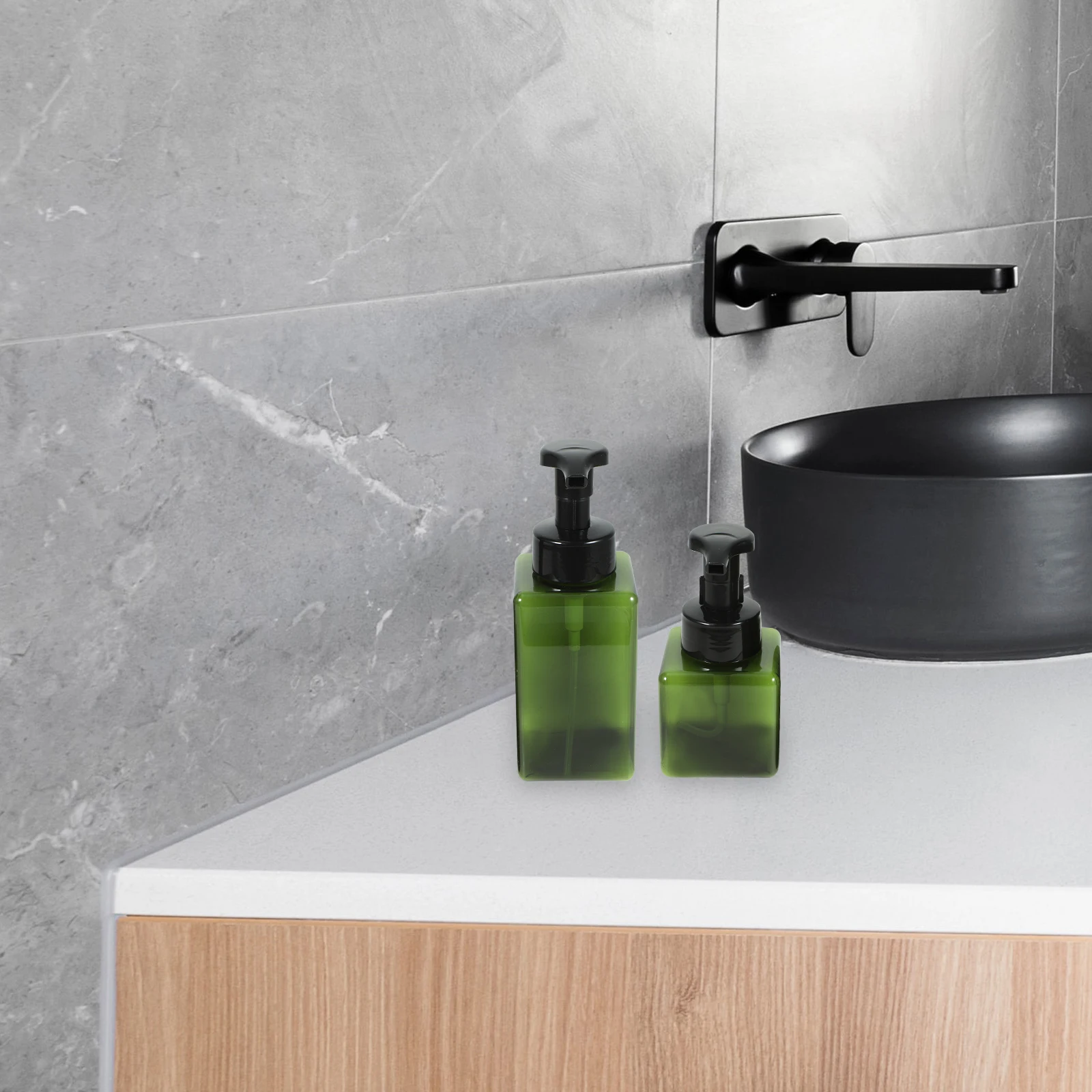 4 قطع مربعة قابلة لإعادة الملء من زجاجات رغوة الشامبو، مضخة ضغط محمولة، حاويات أدوات الزينة للسفر، غسول الصابون السائل للجسم