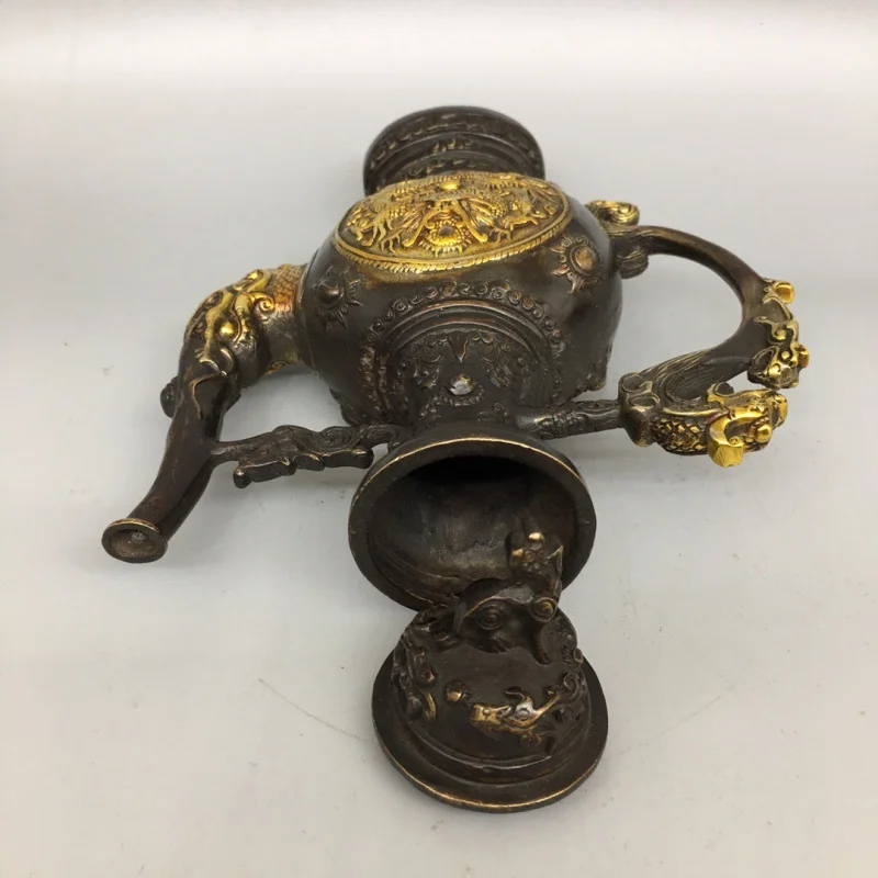 Antique Made in Years of Qian Long Emperor of Qing Dynasty Antique Copper Ware Double-Sided Dragon Wine Pot Teapot Gilding Handm