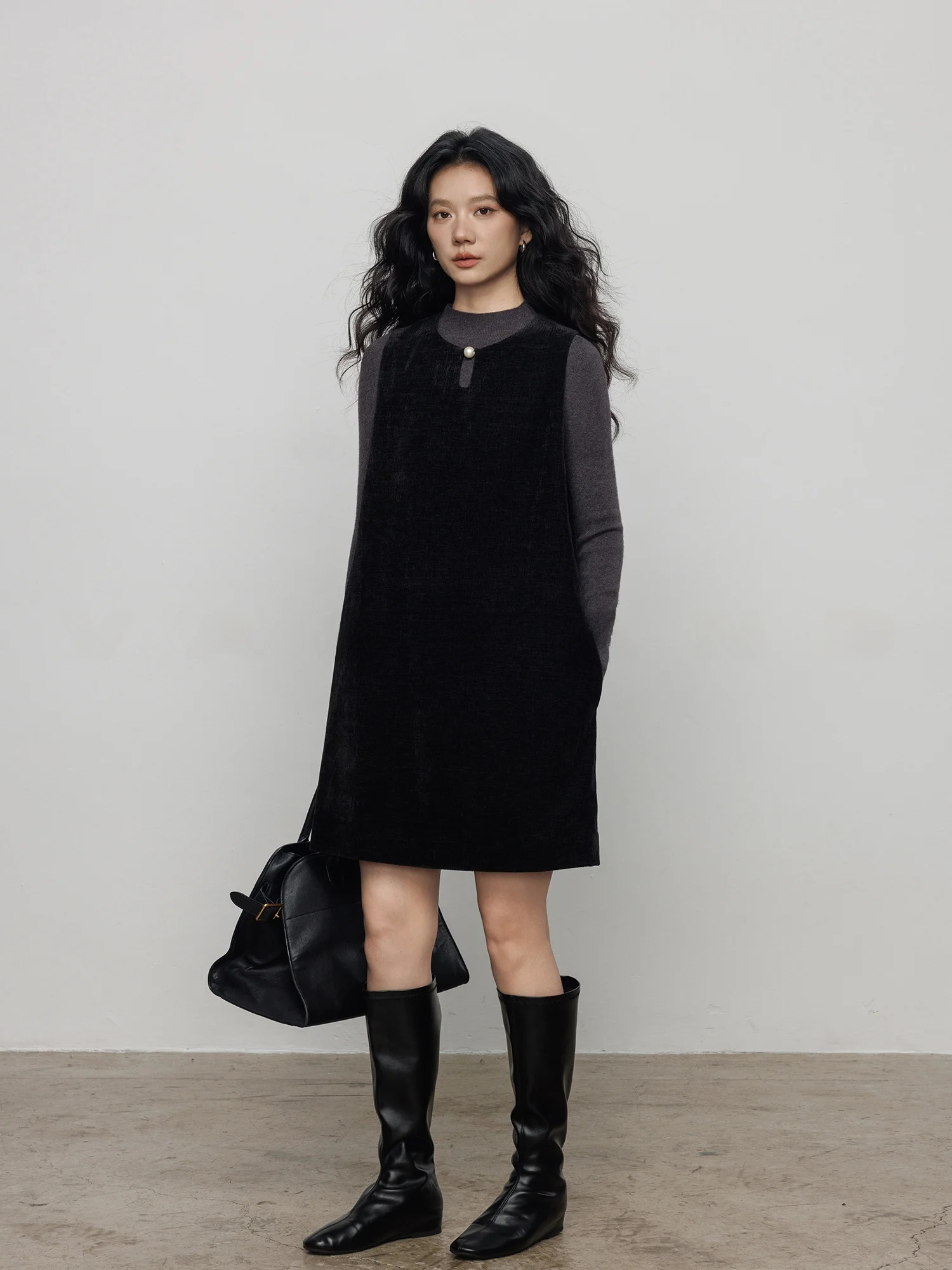 Vastand Autumn Winter Vintage Black Slimming Corduroy Sleeveless round Neck Dress Versatile Slim Fit Short Skirt for Women