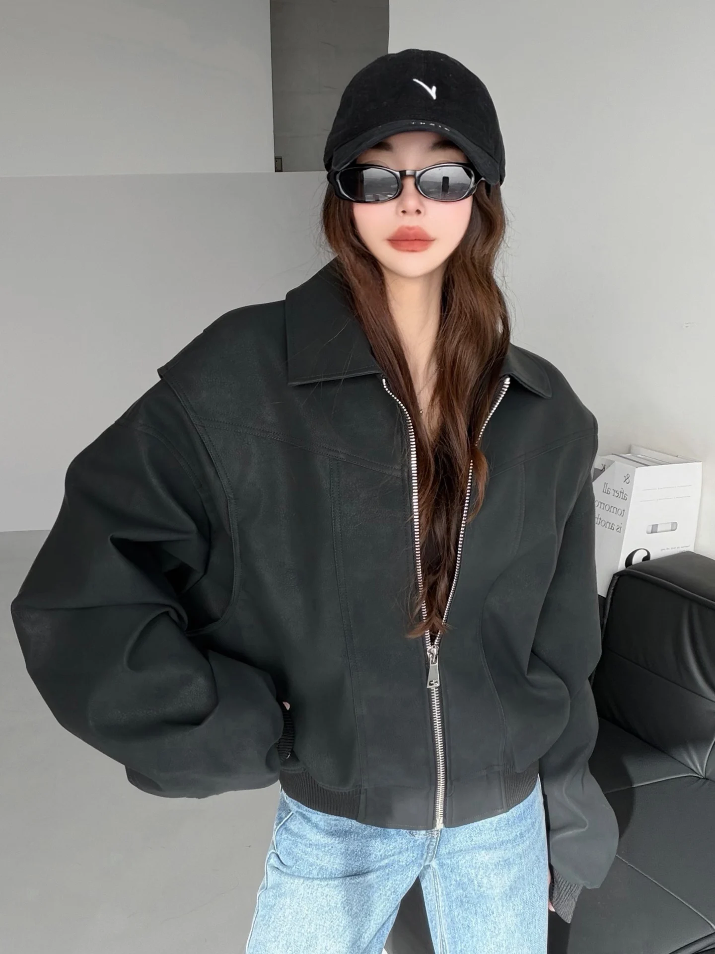 

Retro Sle Loose Fit Flight Jaet Artificial PU Leather Vintage Look Women's Outerwear Long Sve Zipper Closure ort Length