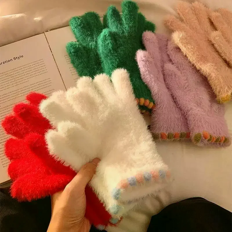 

Милые плюшевые перчатки с открытым пальцем и сенсорным экраном на пять пальцев для женщин, зимние, теплые и толстые бархатные перчатки для студентов на велосипеде