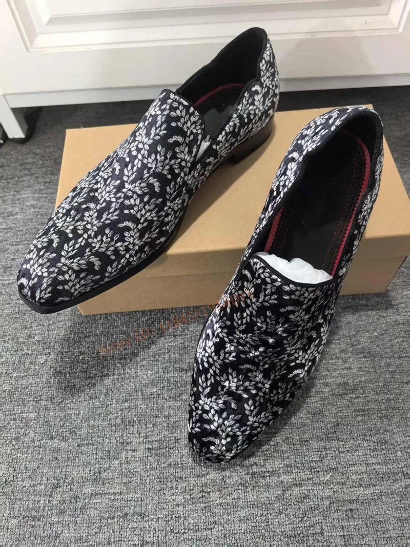 

Silver Leaf Embroidery Pattern Round Toe Slip On Loafers Man Casual Shoes Plus Size 47