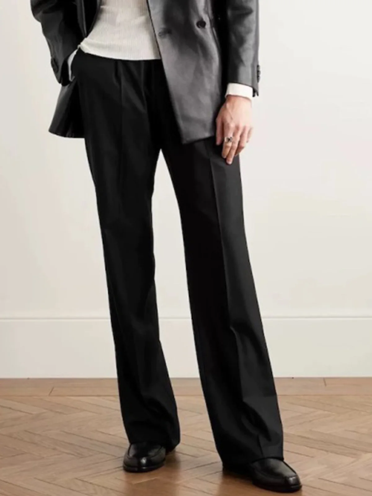 MIJKO 남성용 슬림 와이드 레그 팬츠 버튼 벨트가 있는 플레어 캐주얼 바지 블랙