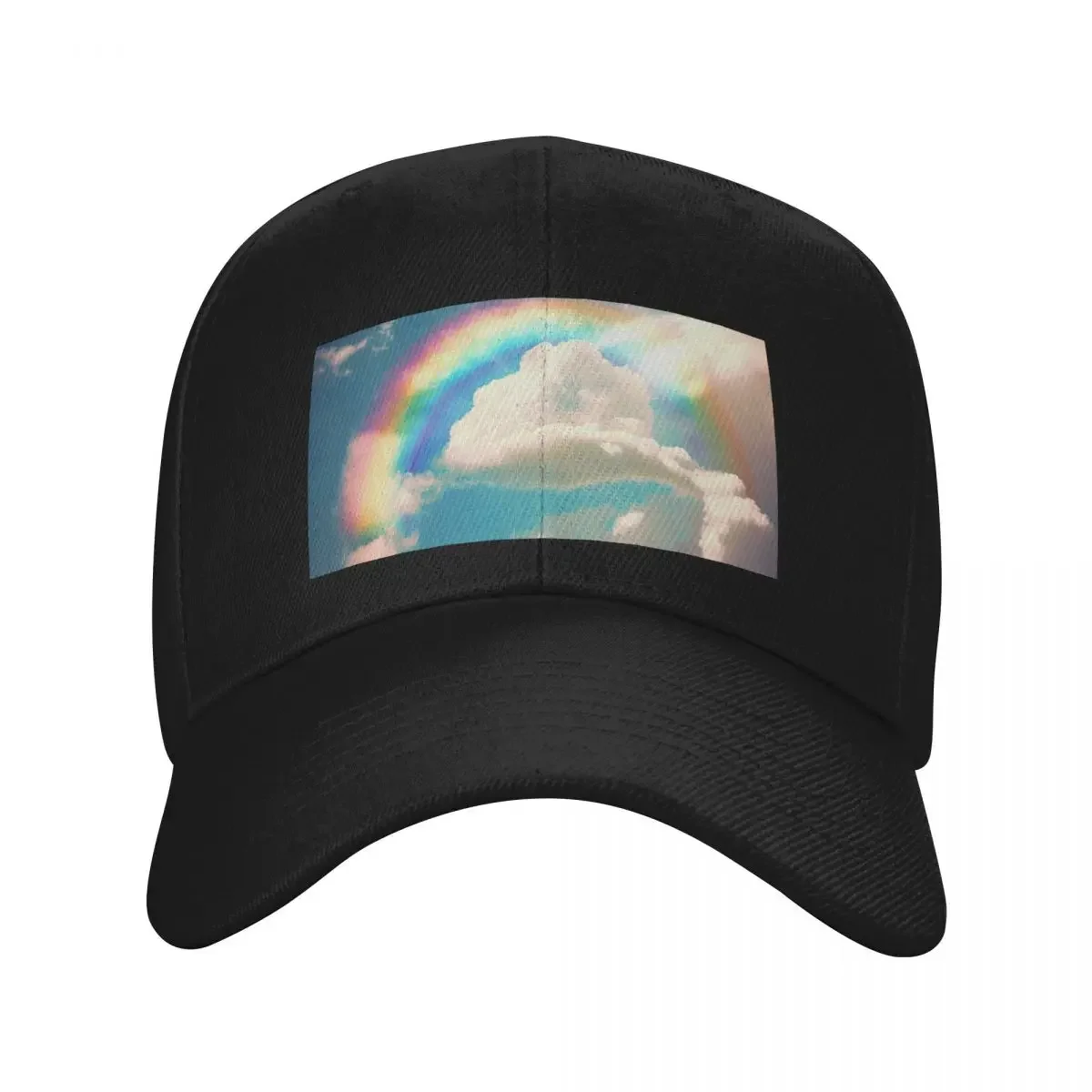 

Красочная радуга в голубовом небе с пышными хмарами Whilte в качестве бейсболки с символом надежды и удачи