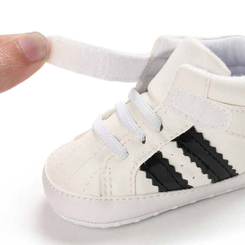 Weiße Tauf-Babyschuhe für Jungen und Mädchen, weichsohlige Baptismusschuhe, Sneakers für Neugeborene, Tauf-Lauflernschuhe – Detail 27