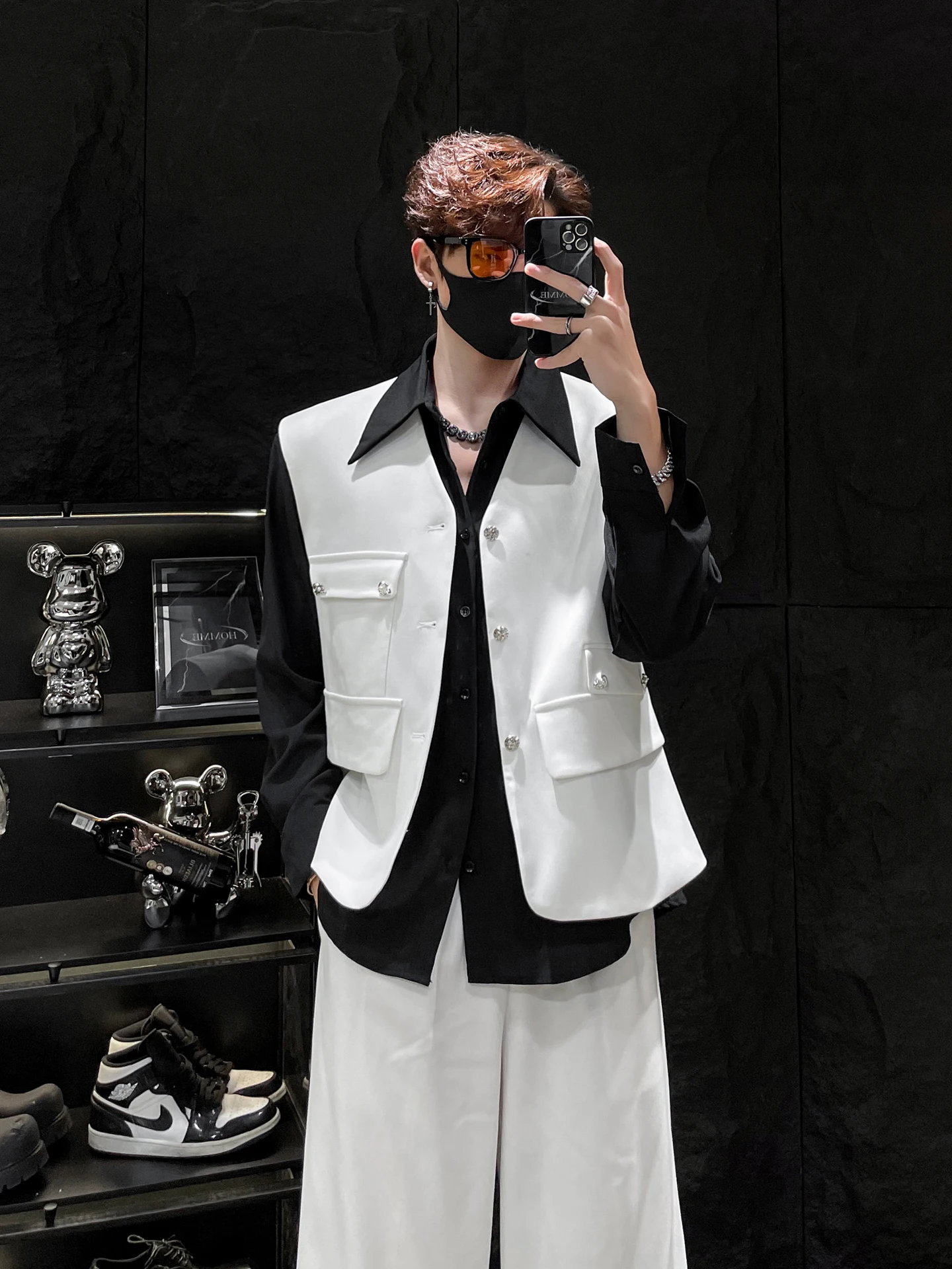 

Белый костюм, жилет, комплект для мужчин, жилет с подкладкой на плечах, широкие брюки, комплект из двух предметов, модная осенняя коллекция, китайский б...