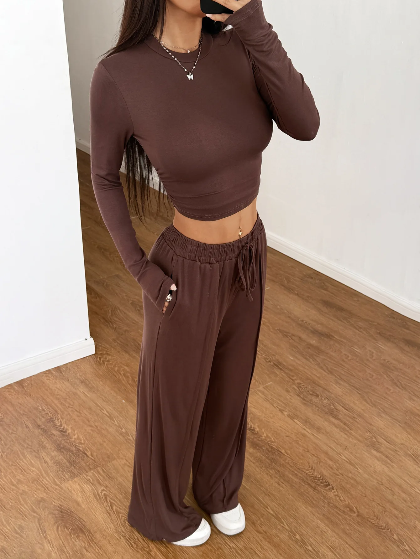

Two Piece Set Women Outfit 2026 Spring Autumn New Round Neck Long Sleeved Crop Top & High Waist Casual Sports Wide Leg Pants Set