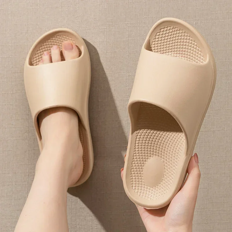 Summer Thcik Platform Lightweight Soft Sole Home Slippers for Women Solid Color Non Slip Bath Shower Slides Woman Eva Flip Flops