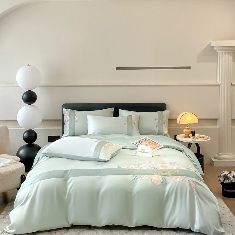 

3Pcs/4Pc Embroidered Ice Silk Quilt Cover Bed Sheets Pillowcase Set Suitable for Bedroom Rental Dormitory, Light, Breathable, So