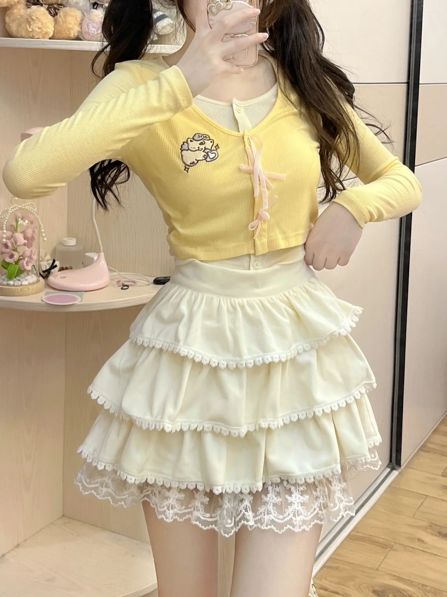 

Sweet Sister Comic Yellow Sin Sing Girl Autumn Print Long Sleeve Slim Knot Fake Two-Piece Short Top Women's T-Shirt