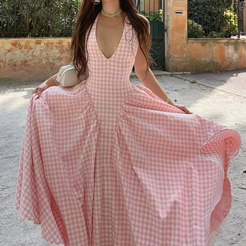 

2026 Spring and Summer Women's Elegant Halter Neck Long Dress Fashionable Casual V-neck Sleeveless Pleated Waist Dresses kawaii
