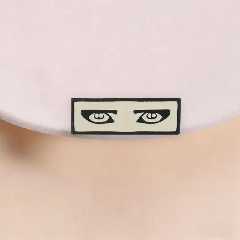 Minimalist Black White Eye Enamel Pin Retro Comic Line Art Brooch for Streetwear Backpack Denim Jacket Alt Fashion Style