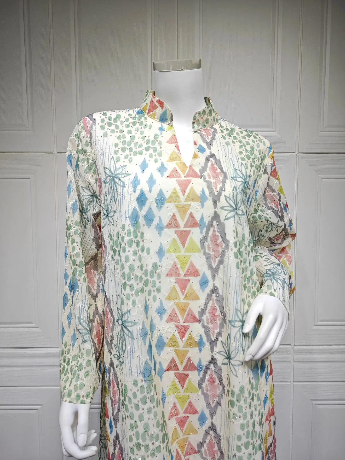 Uni Dubai Luxury Floral Embroidery Abayas Muslim Rhinestone Decorated Loose Dress Moroccan Women Clothes