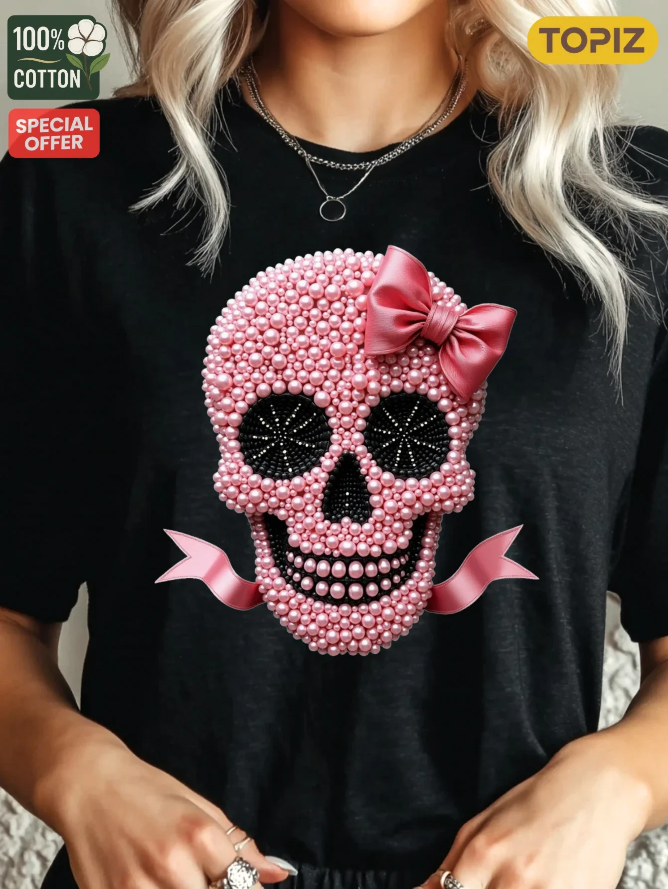 レディース Tシャツ、クルーネック半袖カジュアルトップ、グラフィック Tシャツ、ピンクのスカルとリボンデザイン、綿 100%、シャツ