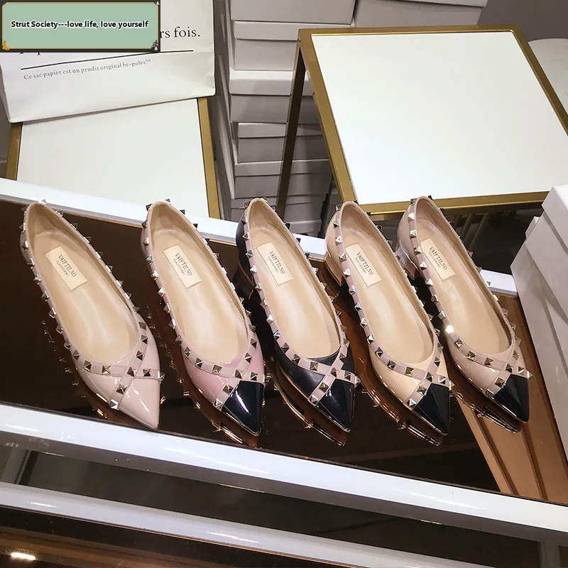 2025 primavera y otoño nuevo cuero genuino Metal remachado tacones altos de mujer retales de lujo Sexy Stiletto puntiagudos zapatos de tacón 41