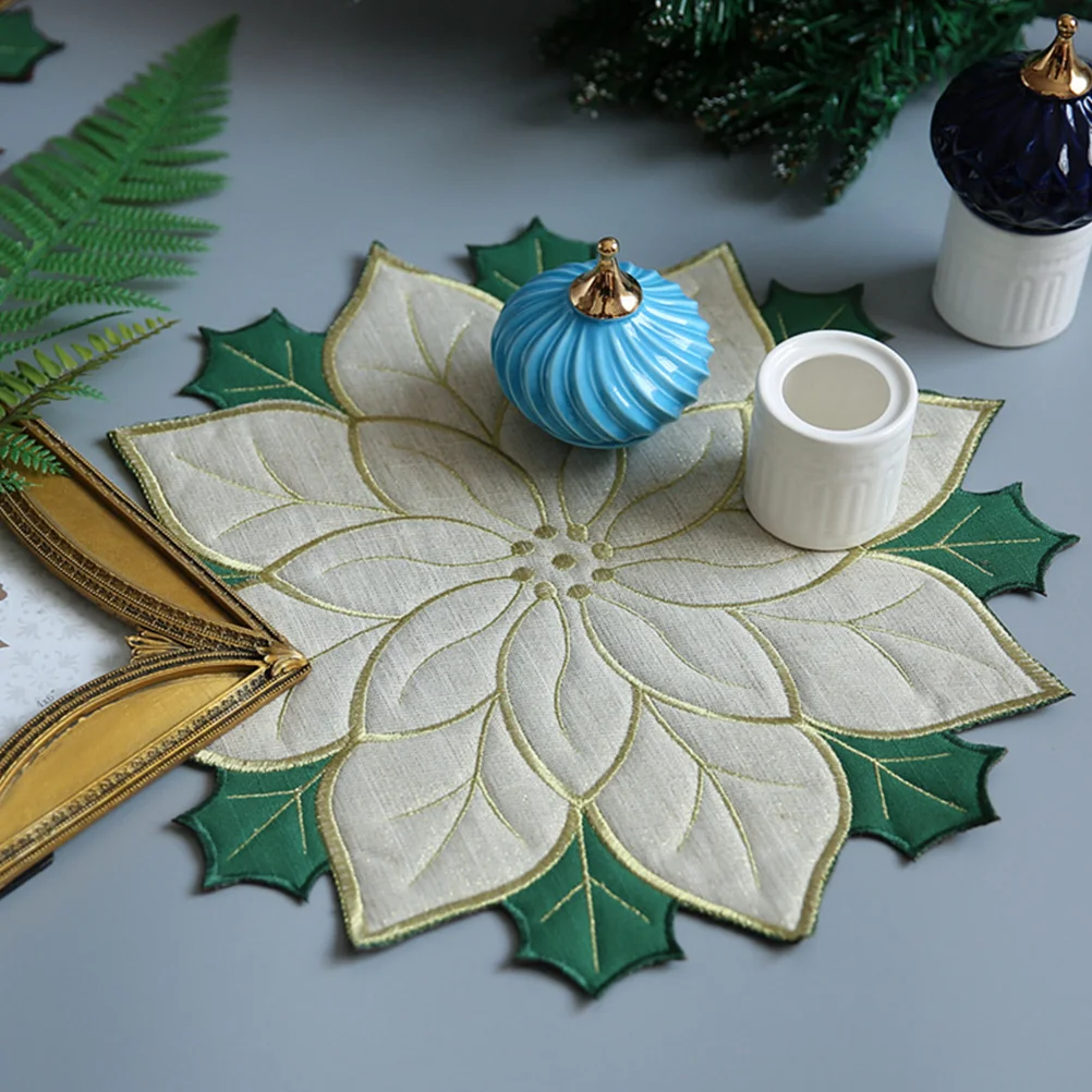 

2Pcs Holiday Holly Leaves Placemat Reusable Insulation Plate Mat Table Decoration for Party Family Dining Plate Mat