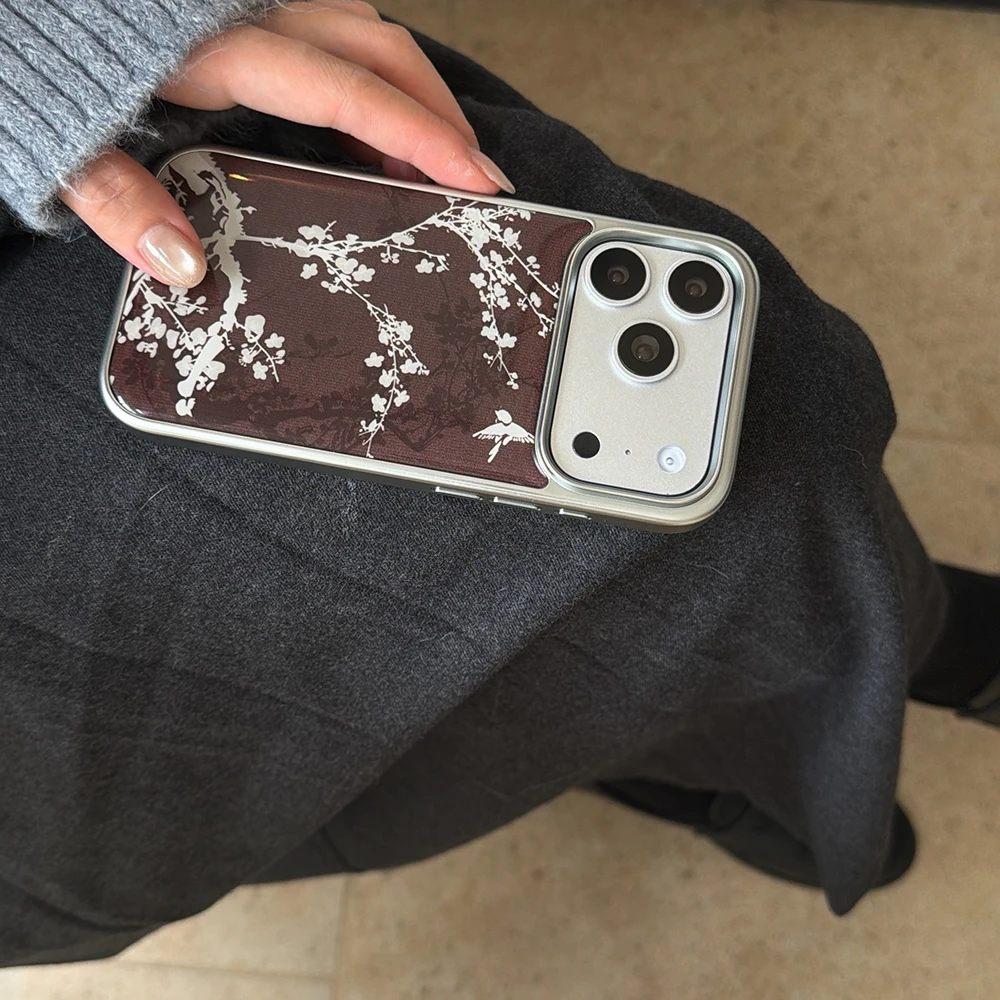 Elegantes Braun mit weißem Blumenmuster, stilvolle Hülle für iPhone 17, 16, 15, 14, 17 Pro Max 13, galvanisierte, stoßfeste Abdeckung mit Tropfenkleber – Detail 10