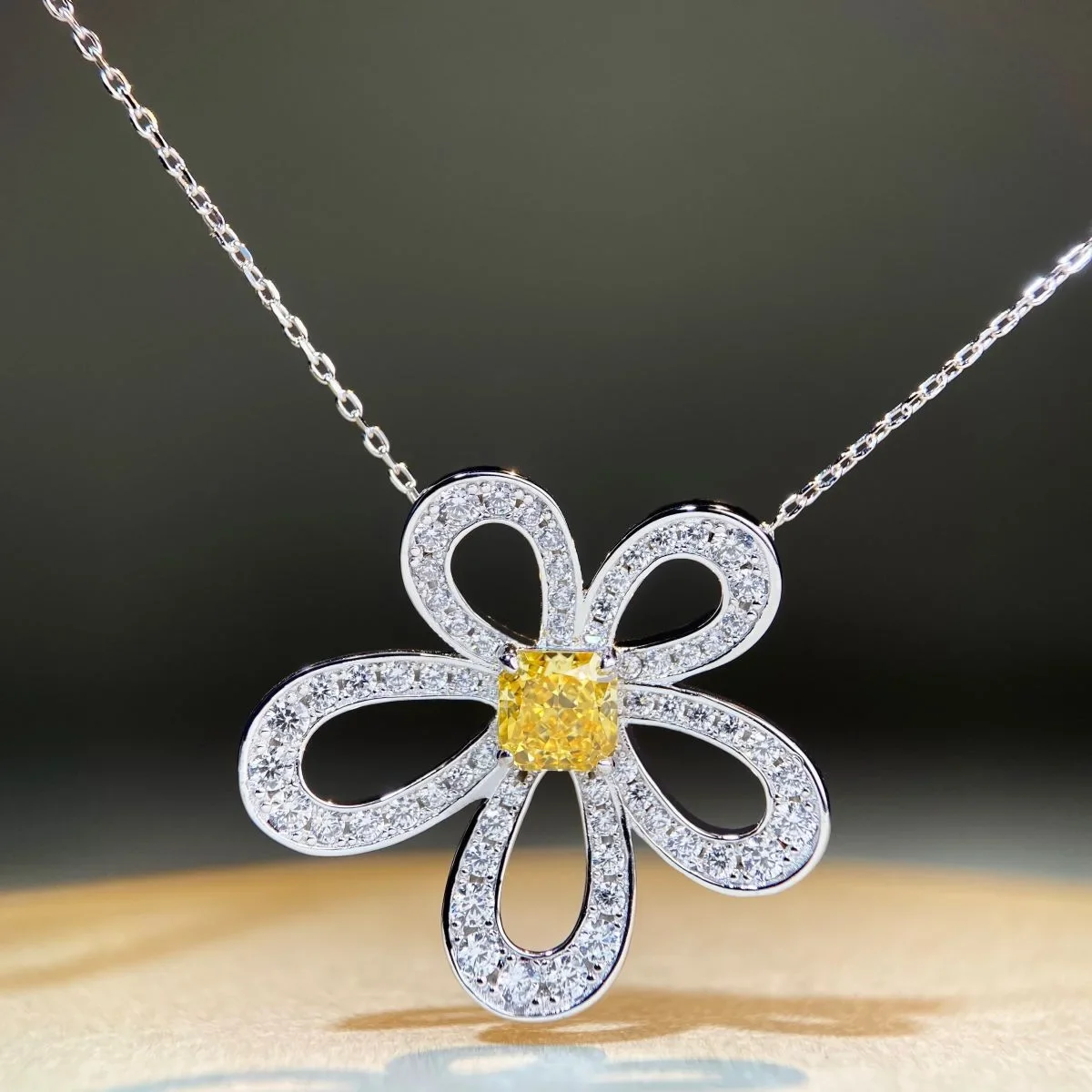 

Sunflower Necklace Women's PT950 Platinum Jewelry - Unique Design, Popular Item