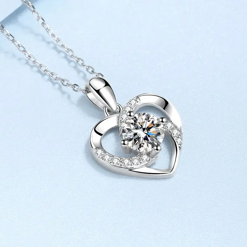 Classic Love at First Sight 0.8ct Women Moissanite Pendant PT950 Platinum Generous Timeless Style for Various Occasions
