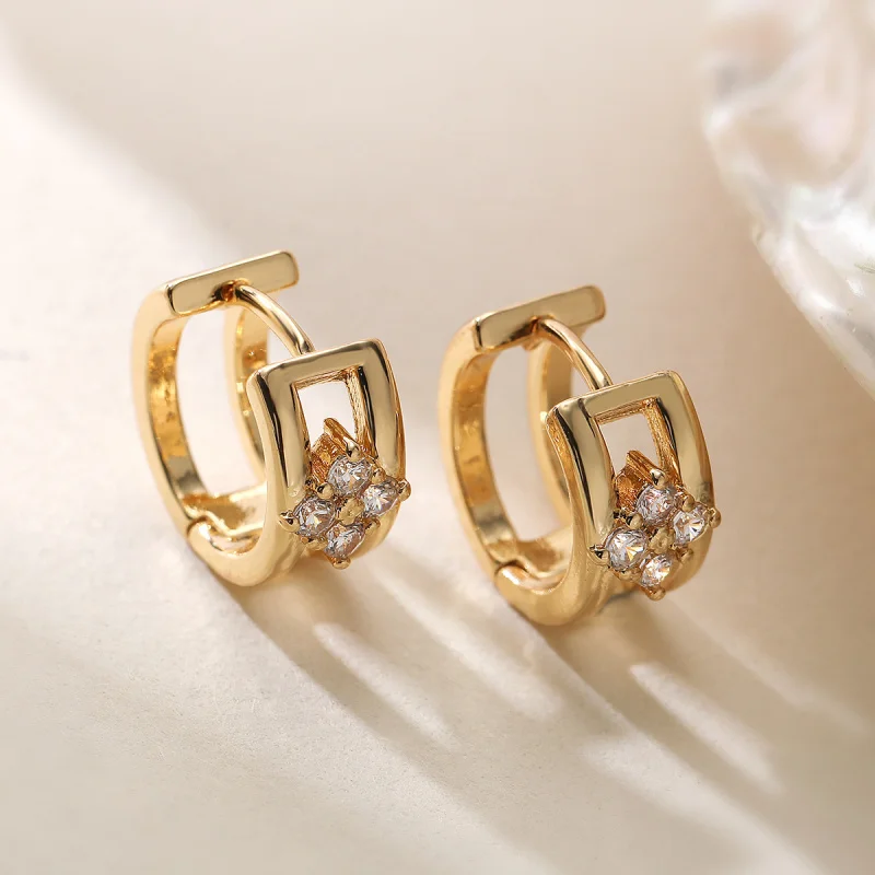 

European and American Niche Retro Copper Plated 18K Gold Hollow Zircon Hoop Earrings for Women Mini Versatile Earrings