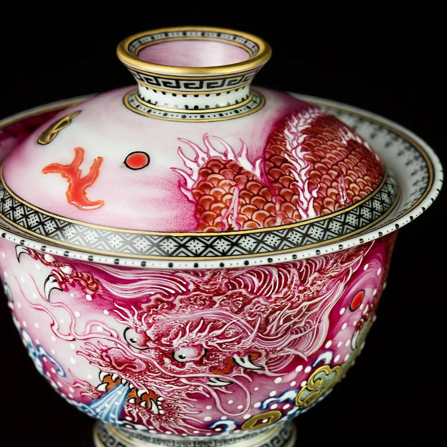 Sacred Mountain High-End Black Jade Pastel Gemstone Red Hand-Painted'ruyi Qian Duoduo' Dragon Pattern Ceramic Gaiwan Set Tea Cup