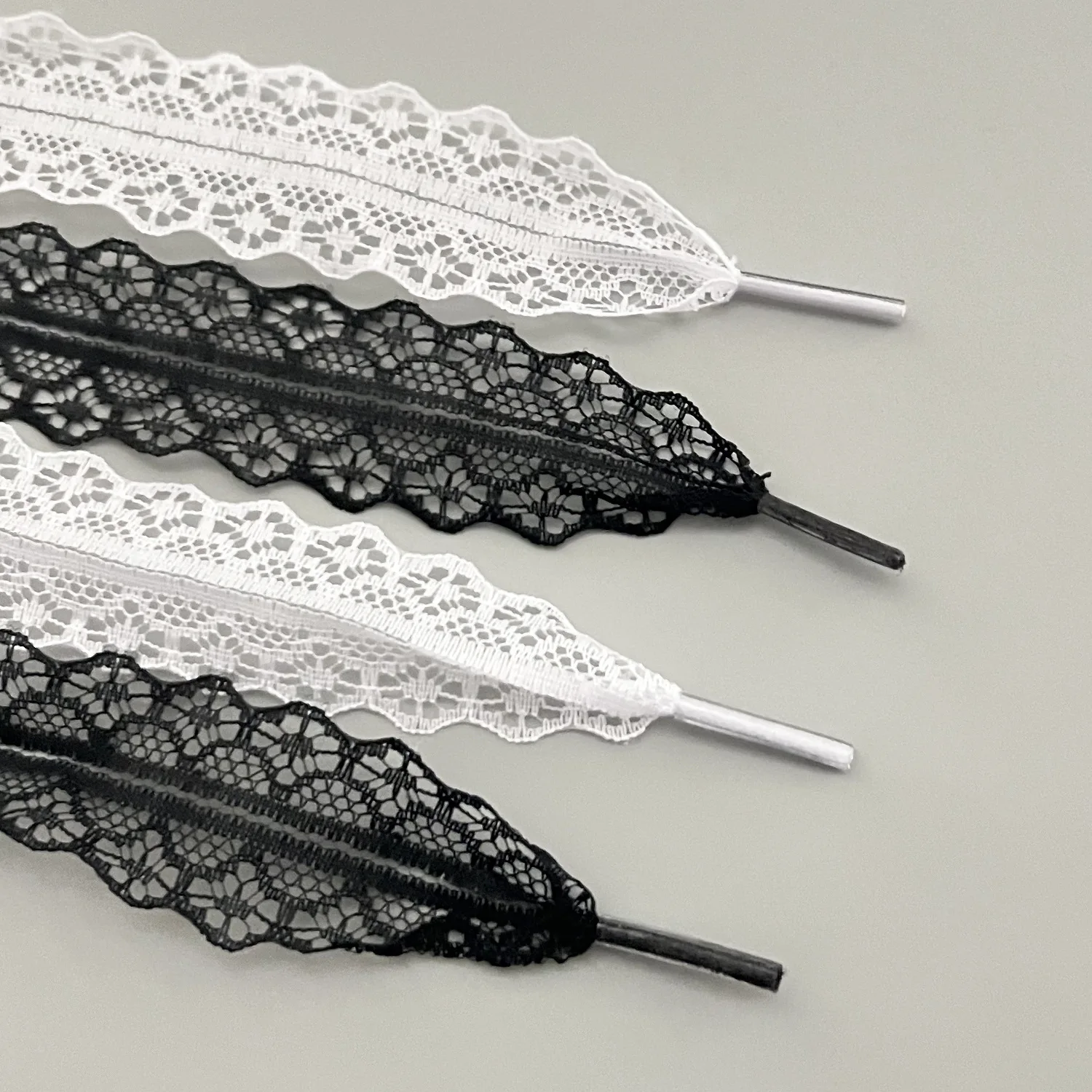 1Pair Cute Lace Shoelaces for Women Girl Shoes 2.9CM Width Flat Shoelace for Sneakers Black White Shoe Laces Accessorices