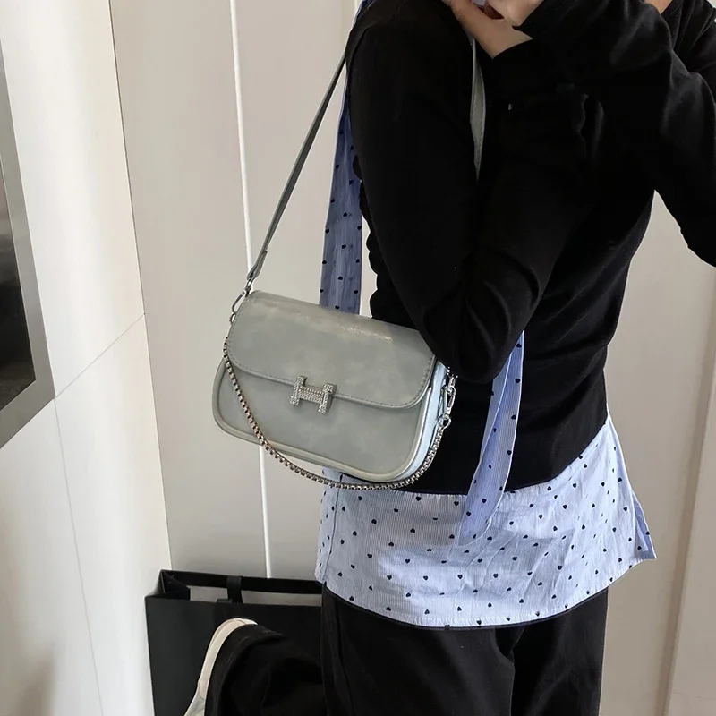 

Trendy Vintage Style Shopper Tote Bag - Elegant Crossbody Design With High-End Leather & Unique Designer Letter Logo