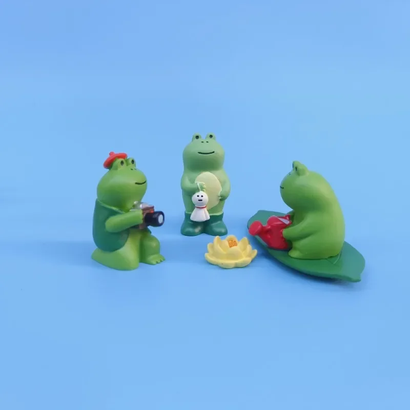 Frog Action Figures Creative Fashion Miniature Toys Plum Wine Frog Car Interior Desktop Resin Ornament Accessories Cute Gift