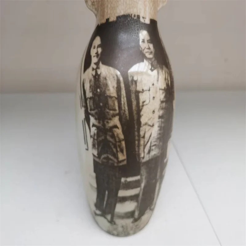 Old Porcelain vase from the Cultural Revolution period,Chairman Mao and Chiang Kai shek