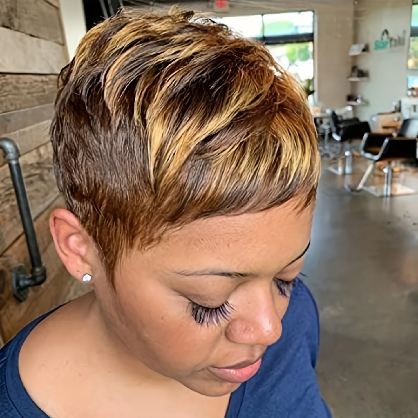 

Short Mixed Blonde Highlight Pixie Cut Wigs with Bangs Synthetic Layered Wigs for Women Natural Hair Replacement Wigs
