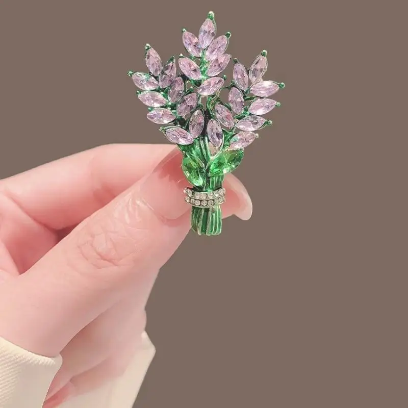 New Delicate Lavender Flower Brooches For Women Clothing Fashion Rhinestone Purple Bouquet Brooch Pin Party Office Jewelry Gifts