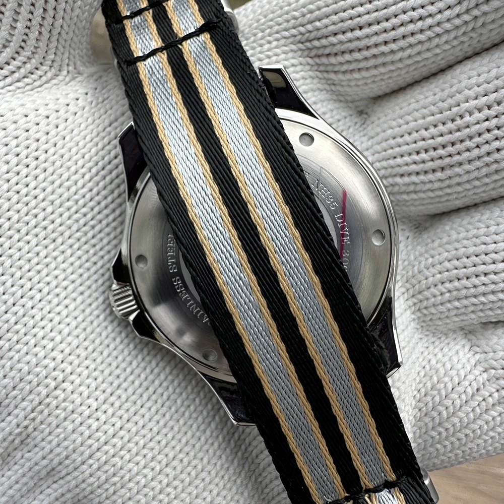 STEELDIVE SD1957 Neues Armband 42 mm Vintage-Lünette 200 m wasserdicht NH35 grünes Luminou-Saphirglas automatische Taucheruhr Reloj