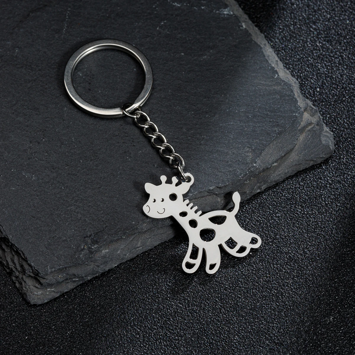 Shuangshuo Cute Giraffe Key Chains Simple Design Stainless Steel Cartoon Animal Keychain for Women Keyring Jewelry Gifts