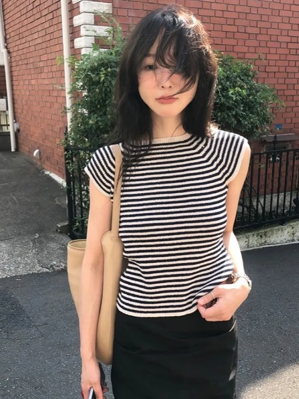 

Premium Knitted Stripe Color Blo Women's Vest Slim Fit Summer New Sle Korean Faion Slimming Top Quali Fabric