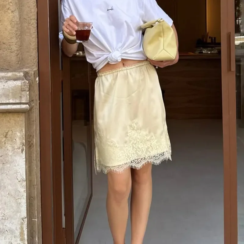 กระโปรงมินิสั้นผ้าซาตินแฟชั่น Tuularose กระโปรงผู้หญิงแบบใหม่ประดับลูกไม้ กระโปรงทรงเอเอวสูงสีพื้นสไตล์หรูหราสำหรับฤดูใบไม้ร่วง