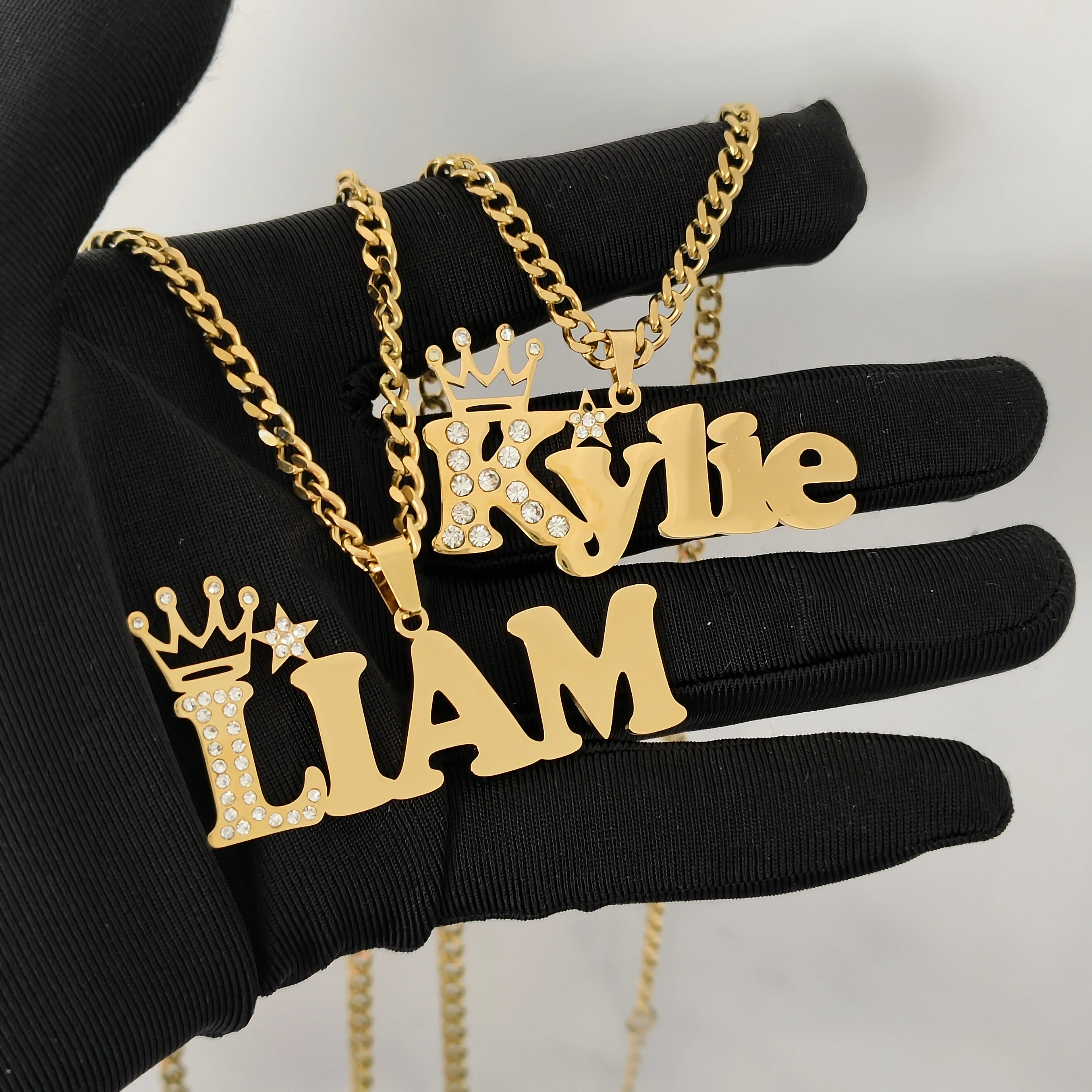 

DHQH Wholesale Customized Name Crown Diamond Necklace Personalized Letter Crown Diamond Pendant Necklace Valentine's Day Gift
