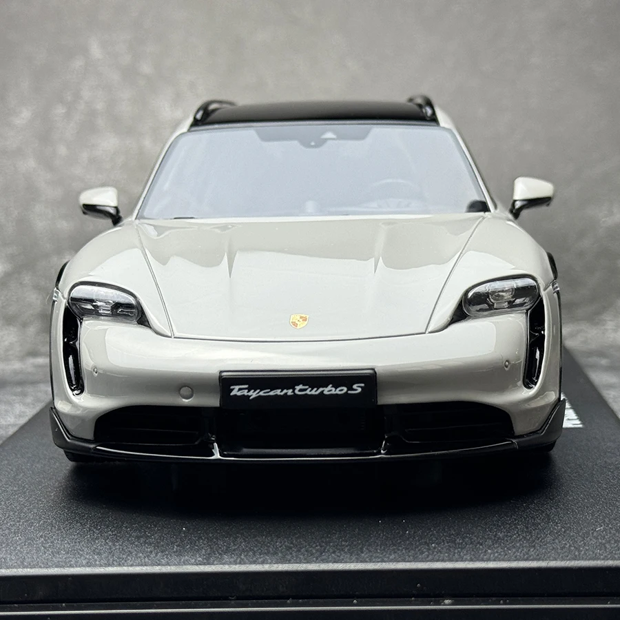 GT Spirit 1:18 scale Porsche Taycan Turbo S 2022 Resin car model static display collection