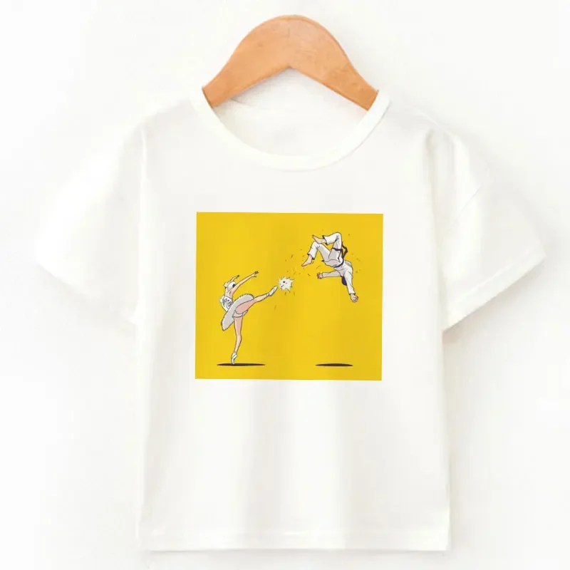 Nowe letnie chłopięce koszulki dziecięce ubrania z krótkim rękawem dziecięce okrągłe wycięcie pod szyją Cartoon Girl T Shirt dla dzieci niedźwiedź jedzenie drukuj chłopięcy T-Shirt