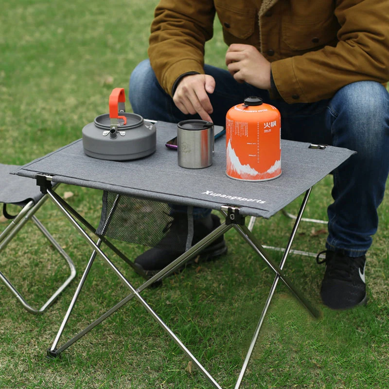 Outdoor Folding Small Table Portable Camping Round Picnic Table Leisure Barbecue Camping Table Aluminum Alloy Cloth Table