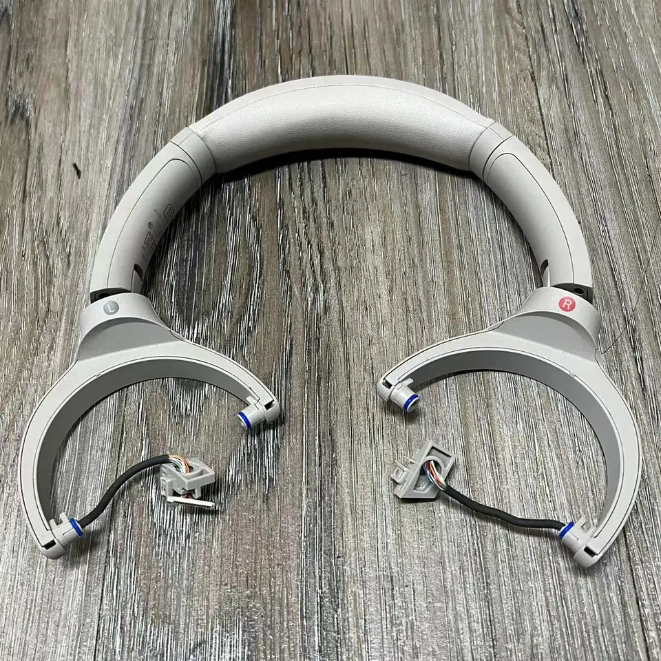 SONY ワイヤレスヘッドホン グレー　WH-1000XM4 ヘッドバンド傷あり SONY ワイヤレスヘッドホン グレー WH-1000XM4 ヘッドバンド傷あり