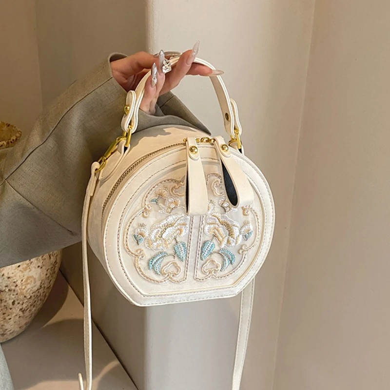 

Elegant Embroidery Small Round Bag PU Material New Women's Artistic Niche Creative Design Crossbody Bag Ethnic Style Handbag