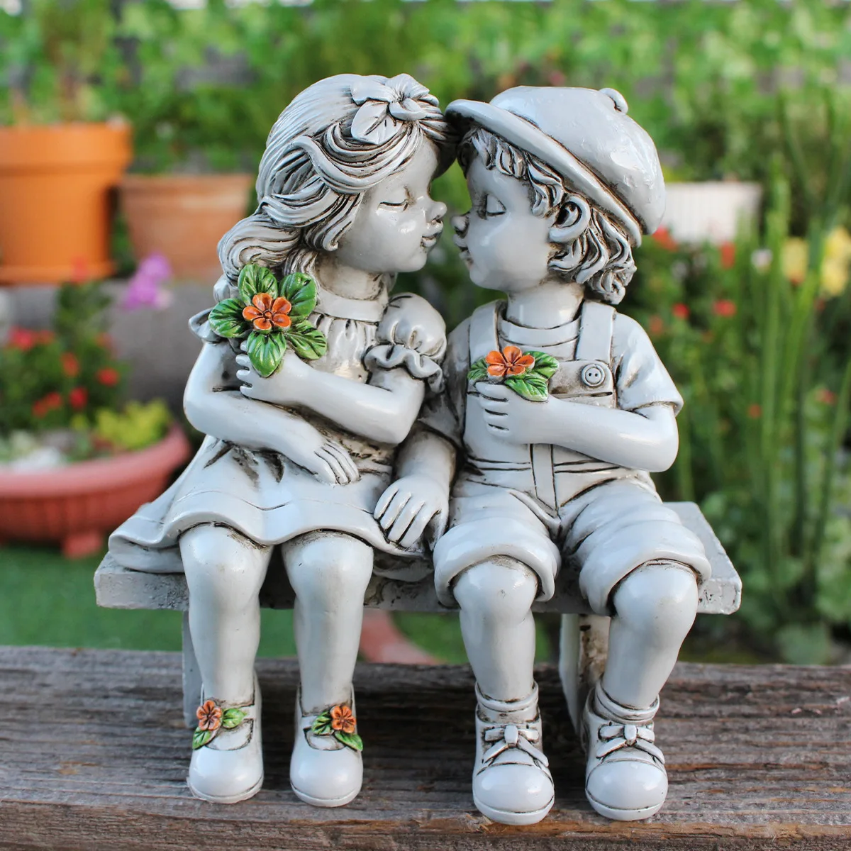 

Romantic Kissing Couple Bench - Resin Garden Decor, Valentine's Day Gift for Outdoor & Home