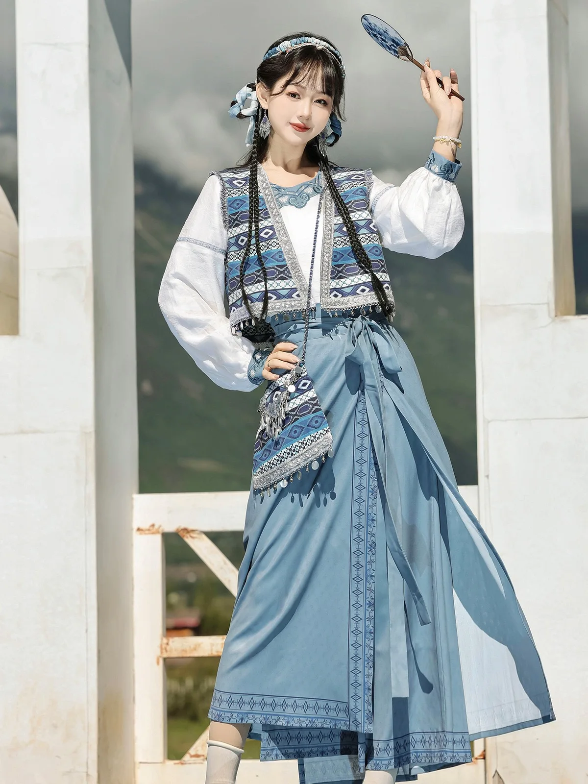 

Original Hanfu Women's New Chinese Style Improved Top, Half Skirt, Han Elements, Ethnic Style Spinning Skirt Set