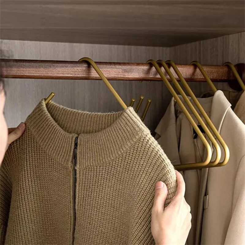 Creative Triangle Clothes Hangers 5pcs Solid Metal Hangers for Coat Trousers Scarf Drying Rack Home Storage Racks Organizer